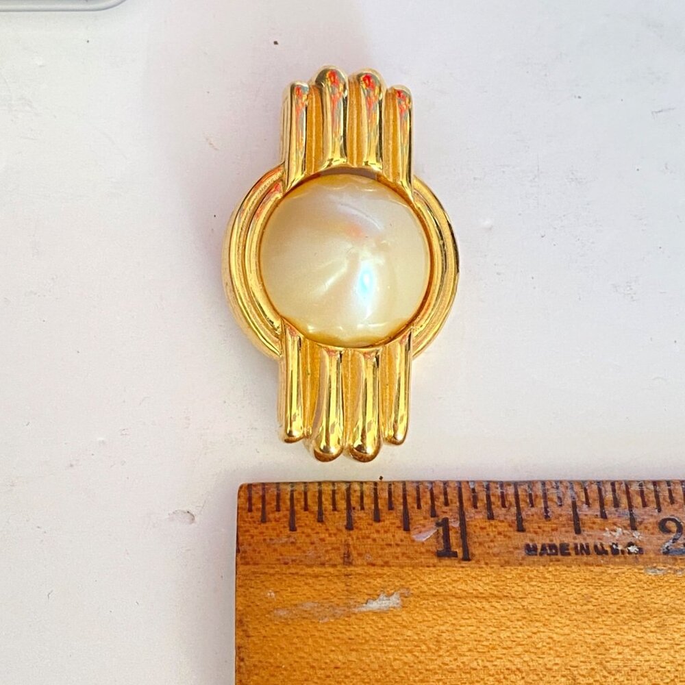 Givenchy Art Deco Style Gold Tone Brooch With Large Faux Pearl Center Pin - Picture 10 of 10